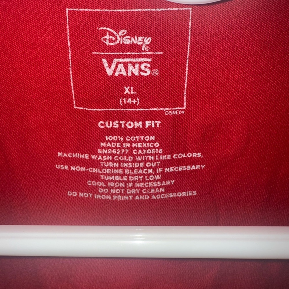 Vans  Red Custom Fit T-Shirt Mickey Mouse Size Juniors XL - Picture 5 of 5